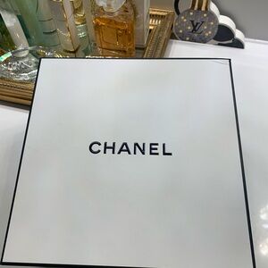 Empty Coco Chanel perfume Bottles & Box 3.4oz  Perfume & .07 oz. Purse all empty